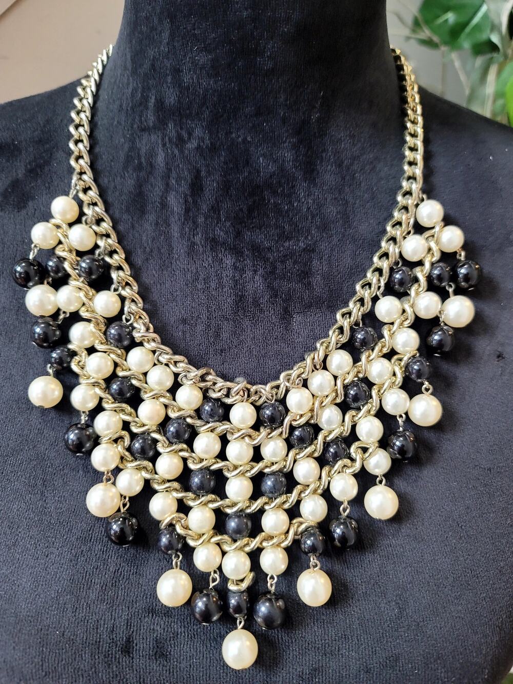 Lucia Black & Ivory Pearl Cluster Bib Statement Necklace Gold Tone Chain Chunky